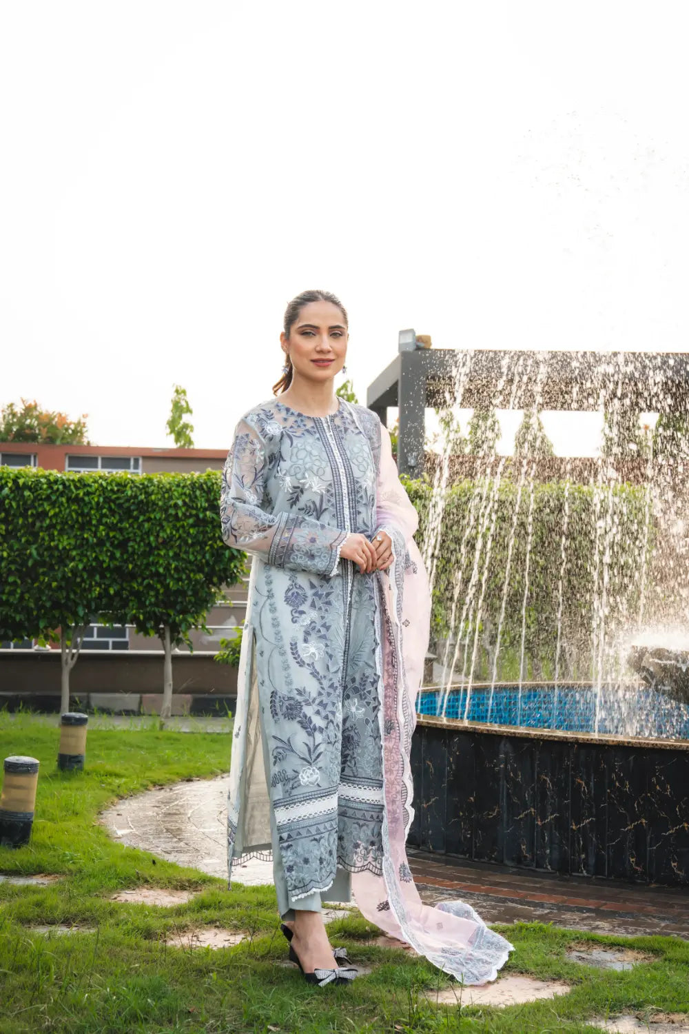 💠 Frosted Lilac – Luxury Embroidered Organza Dress Mahriza