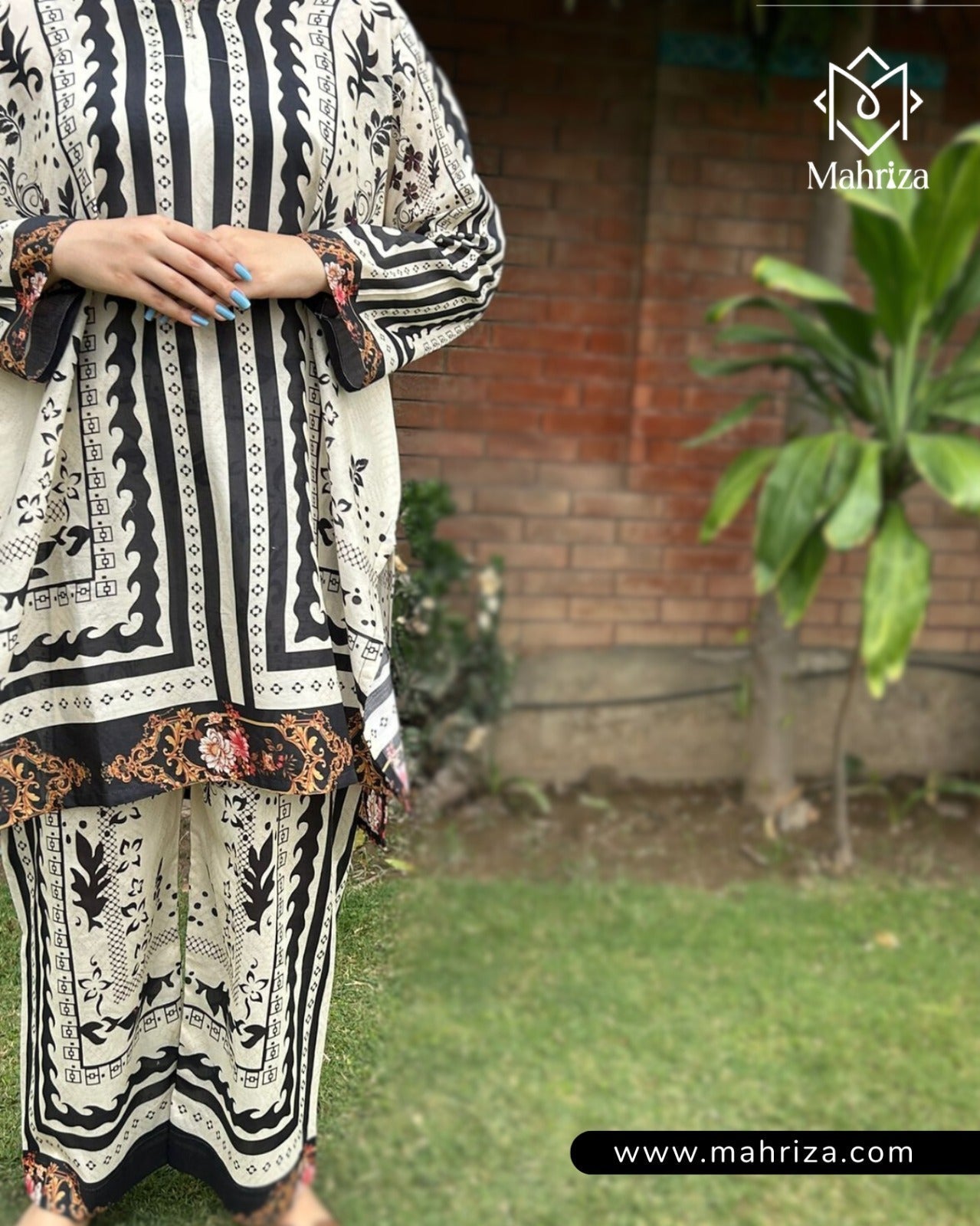 Classic Noir Lawn Suit – 2 Piece - Mahriza