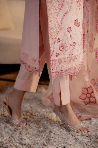 Peach Embroidered Lawn 3PC Suit - Mahriza